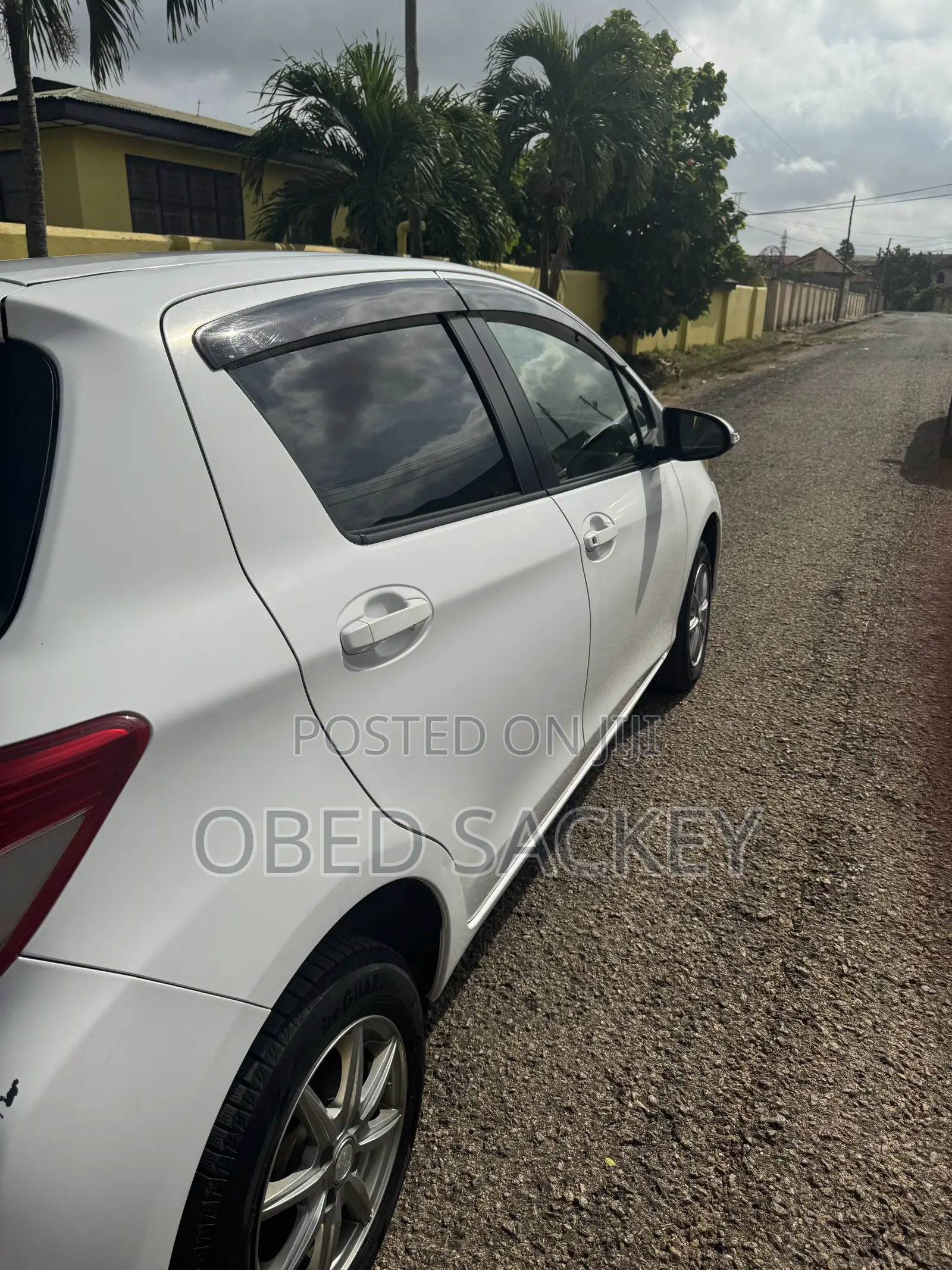 Toyota Vitz 1.3 AWD 3dr 2013 White