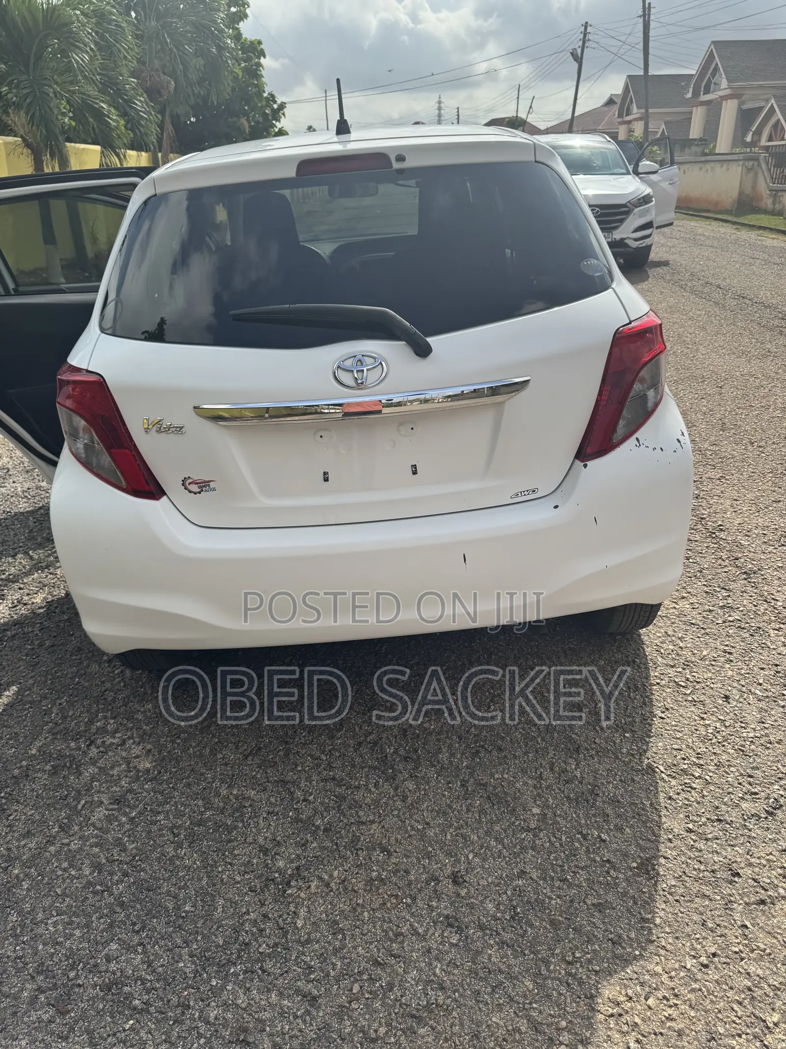 Toyota Vitz 1.3 AWD 3dr 2013 White