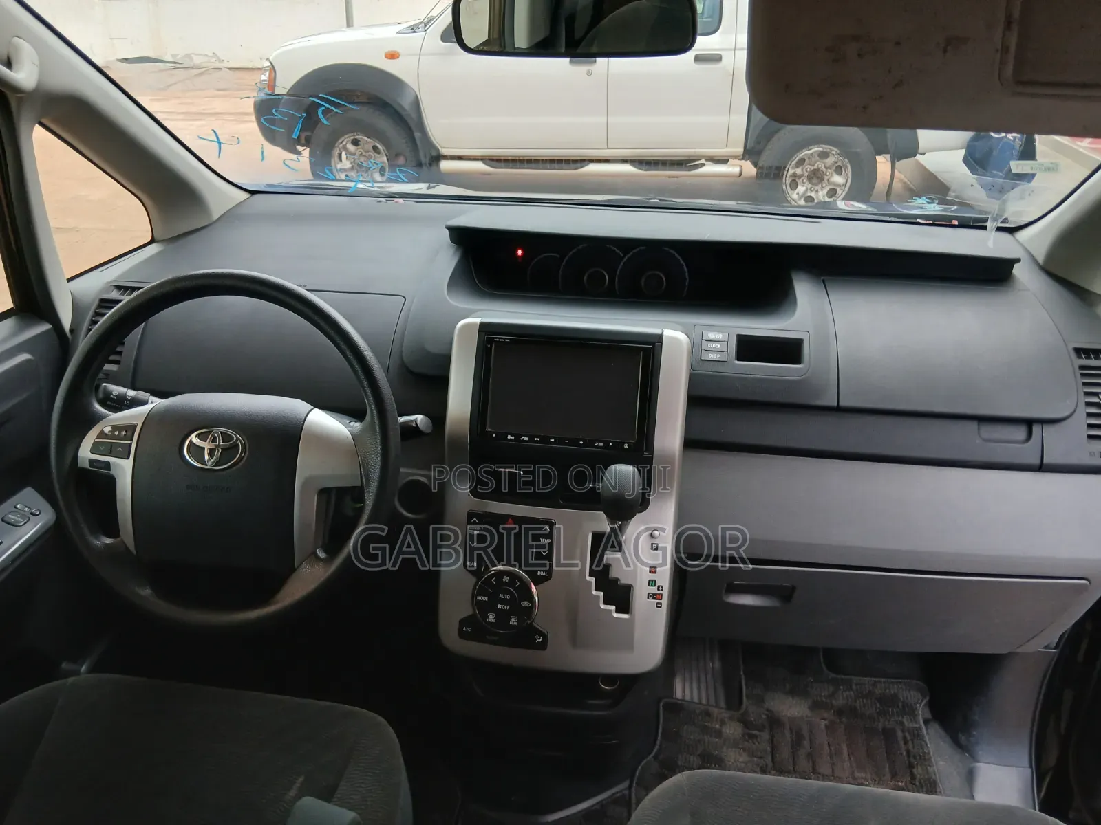Toyota Voxy 2013 Black