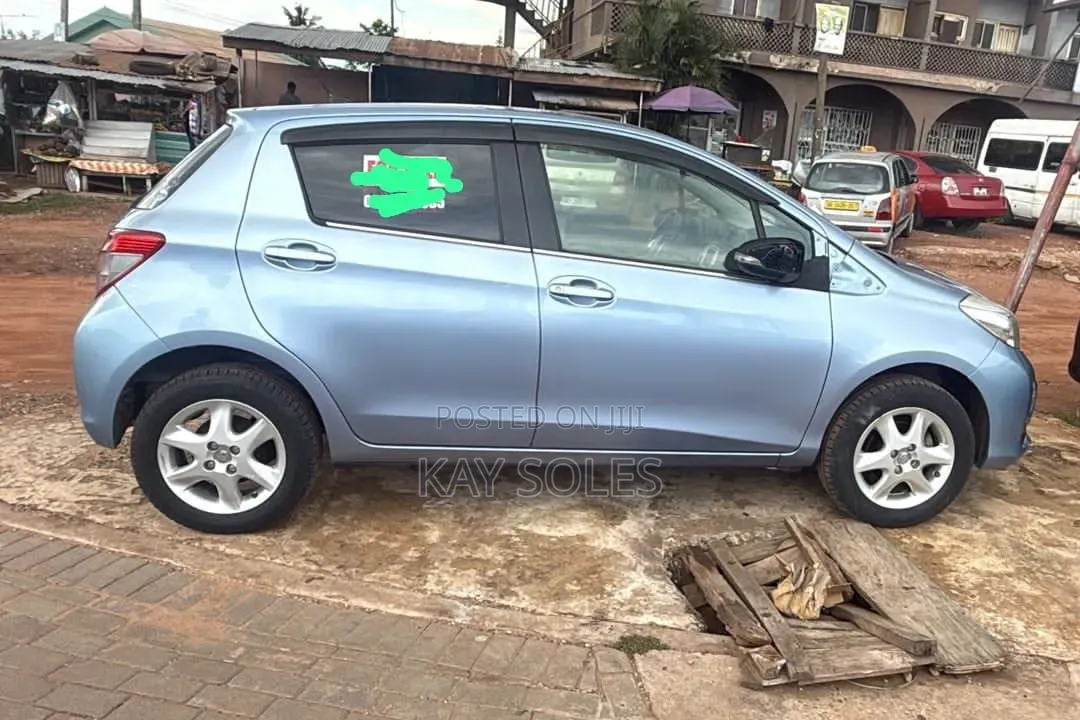 Toyota Vitz 2012 Blue