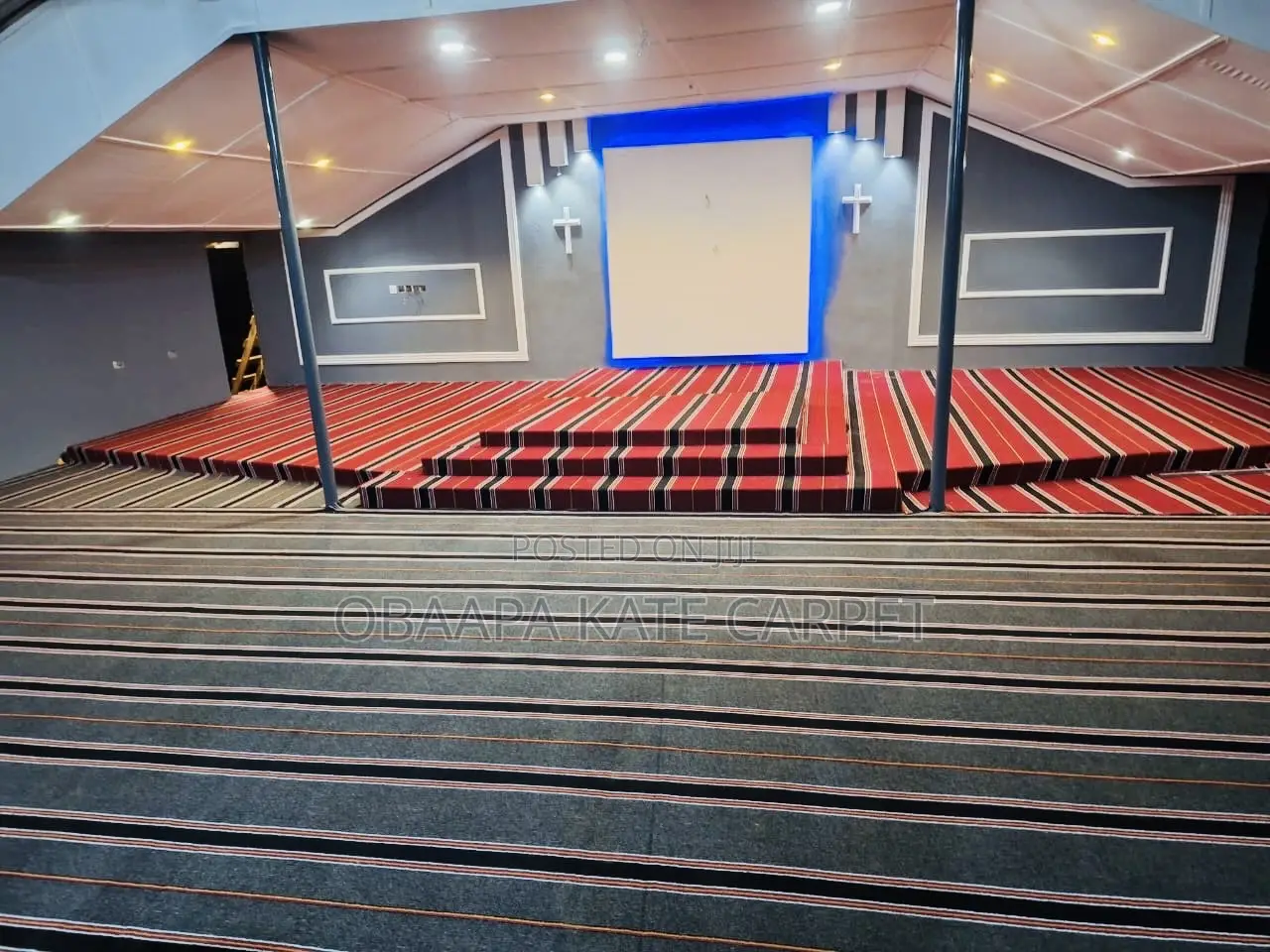 Floor Carpet With Stray Lines for Churches and Conference Halls