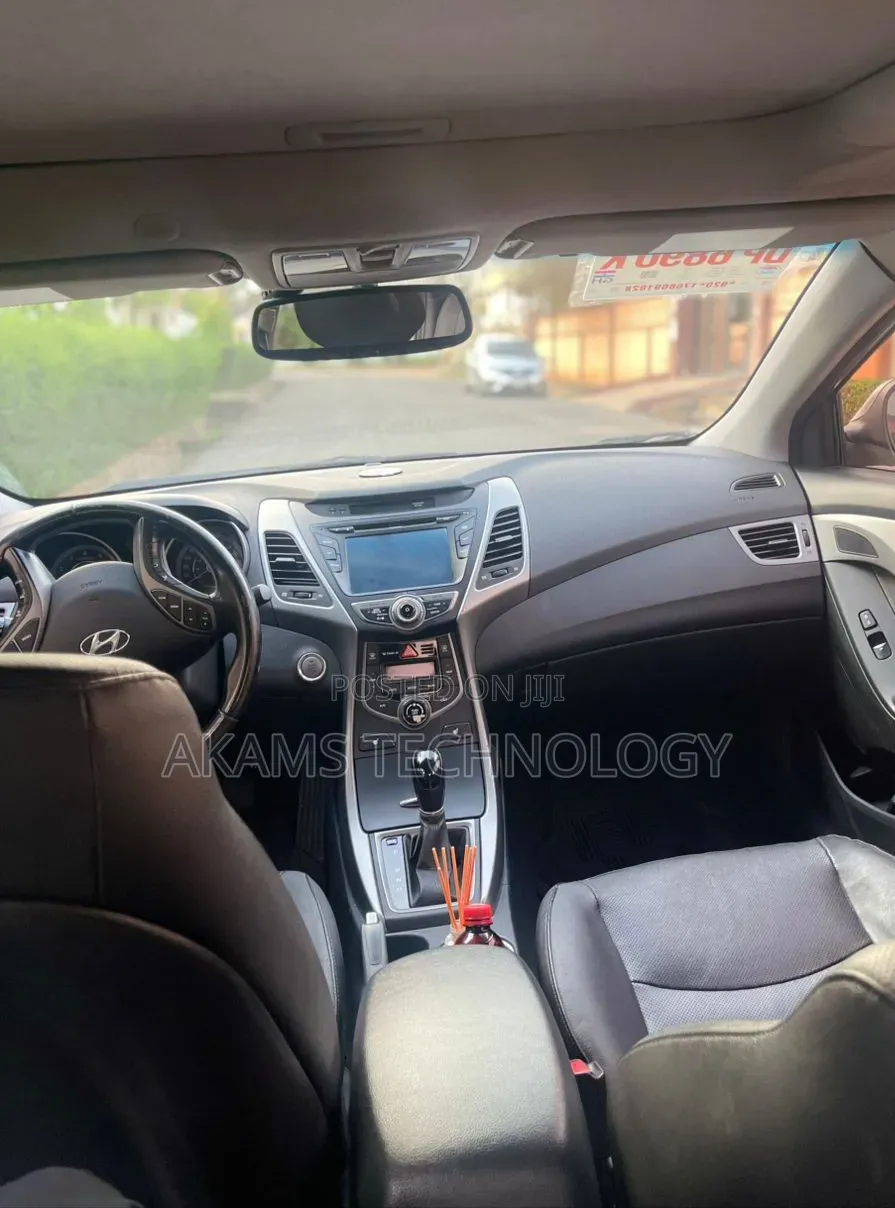 Hyundai Elantra 2015 Silver