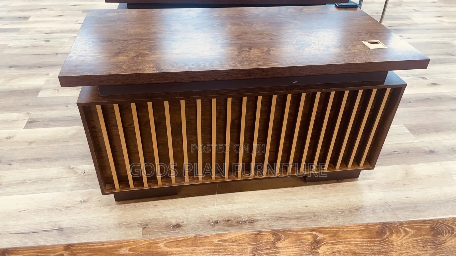 Modern Office Desk (14d)