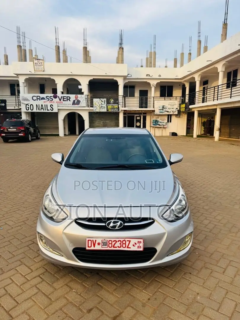 Hyundai Accent SE Sedan 2016 Silver