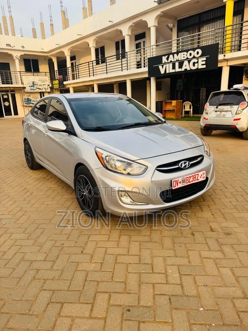 Hyundai Accent SE Sedan 2016 Silver