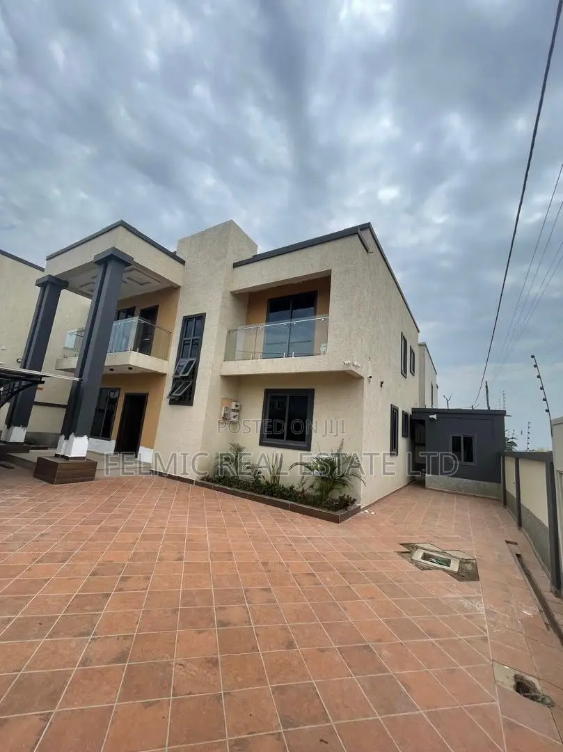 4bdrm Duplex in Felmic Real Estate, Police Station for sale