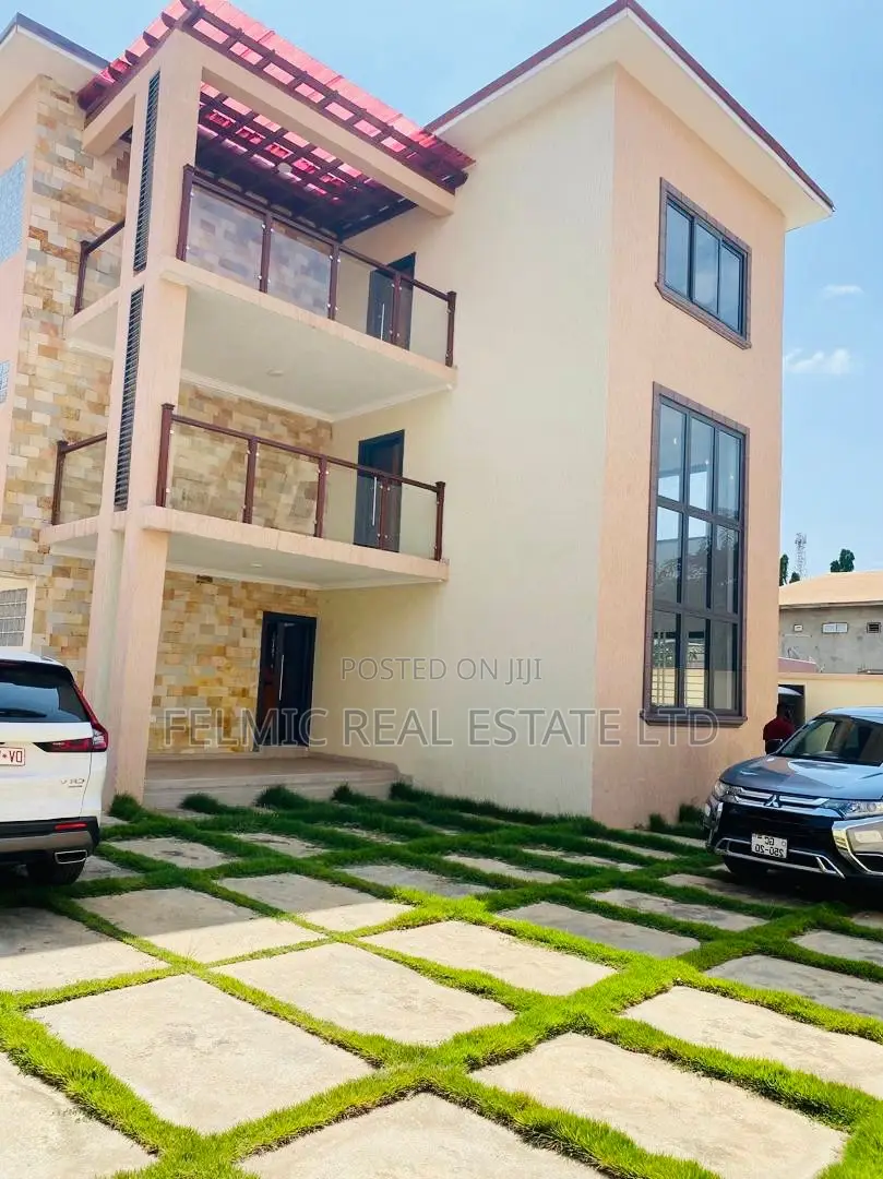 4bdrm Duplex in Felmic Real Estate, Mile 7 for sale