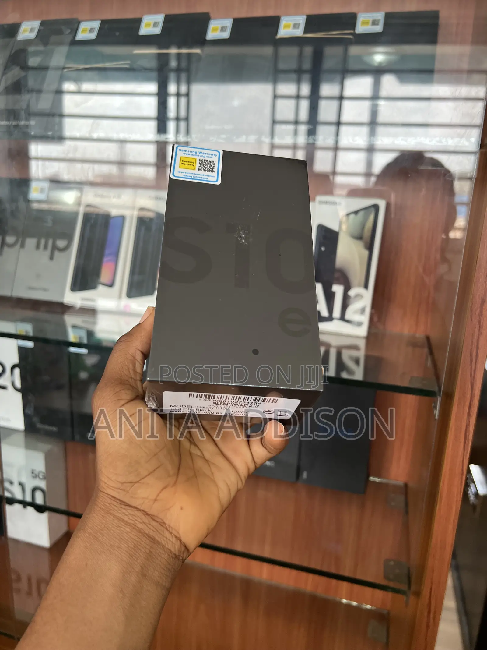New Samsung Galaxy S10e 128 GB Black