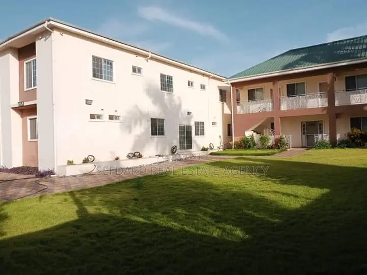 20bdrm Apartment in Sefdard Properties, Adenta for sale