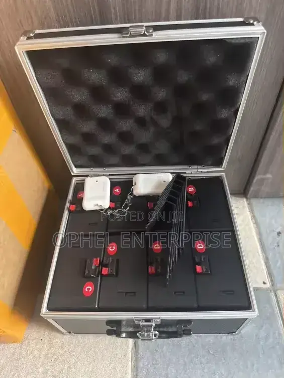 8 Cues Cold Fountain Fireworks Machine