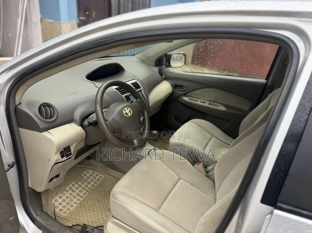 Toyota Belta 2010 Gray