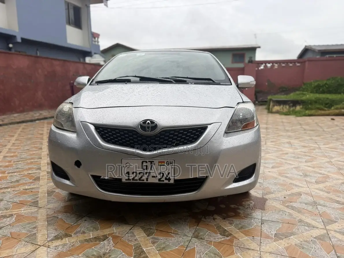 Toyota Belta 2010 Gray