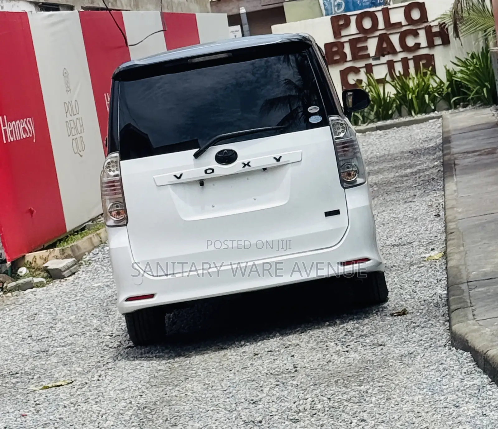 8 Seater Voxy _ Car Rental