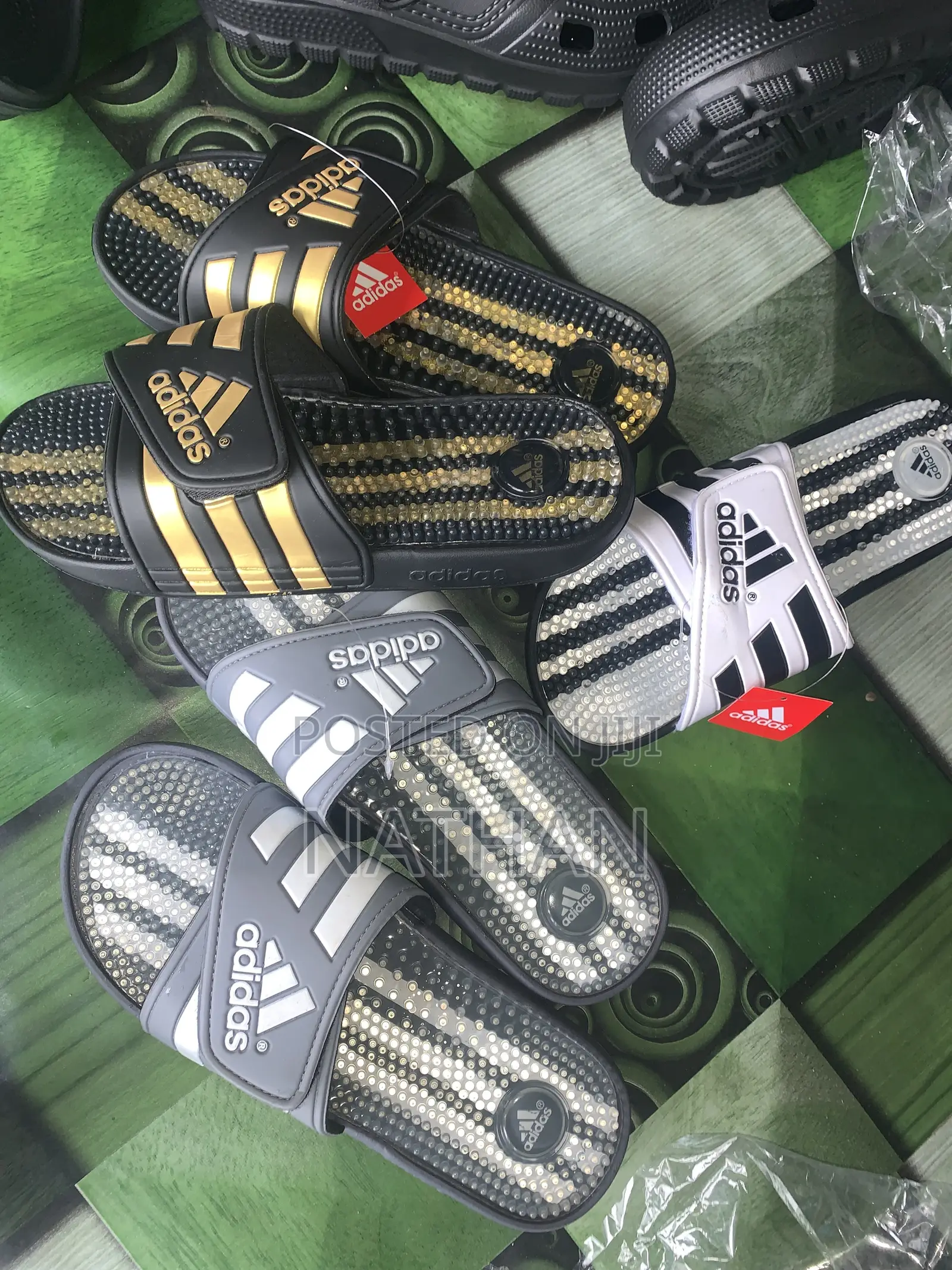 Adidas Massenger
