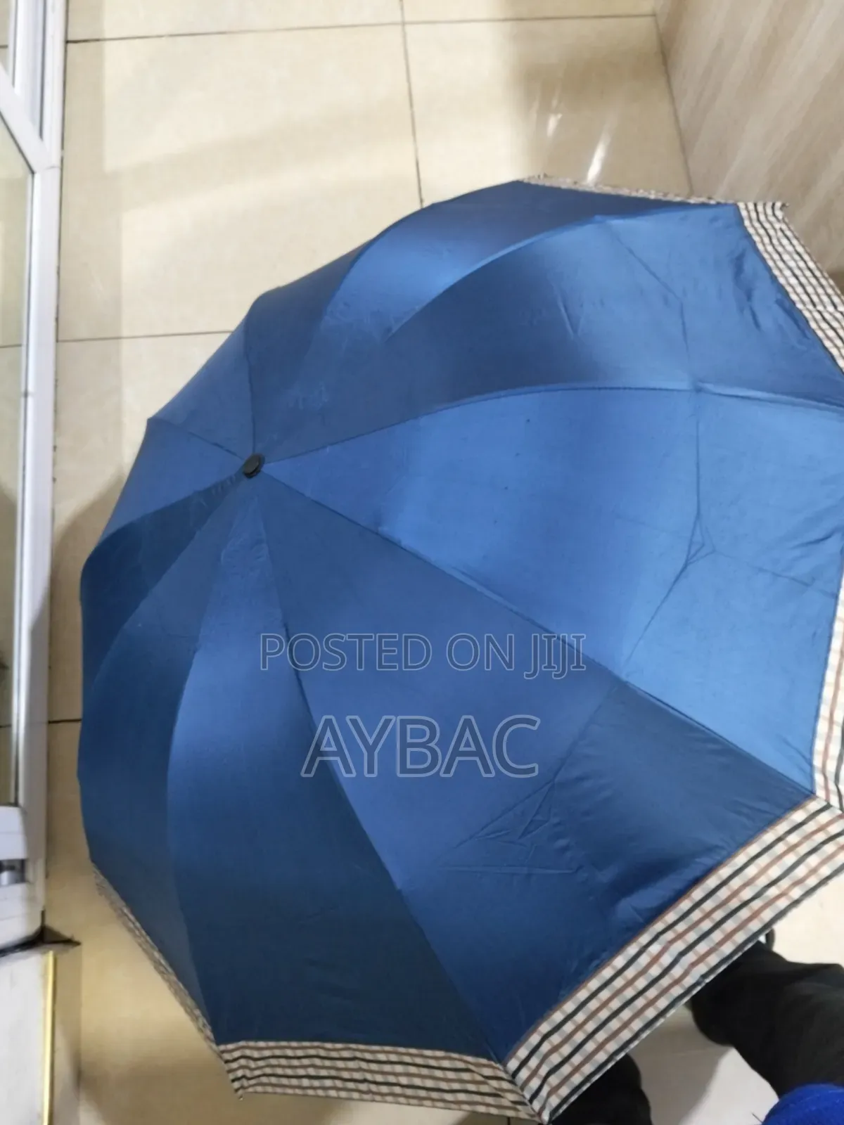 Premium Umbrella – Stylish, Strong Reliable