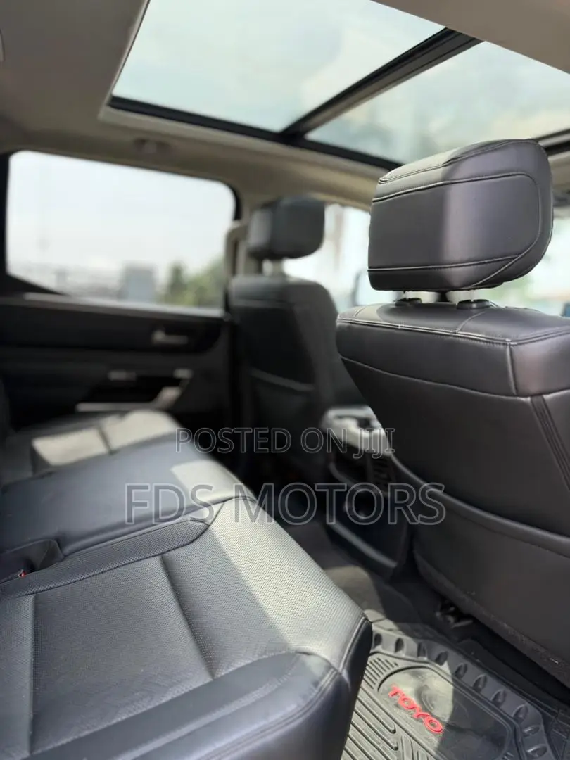 Toyota Tundra Limited CrewMax 5.5' Bed 2023 Green