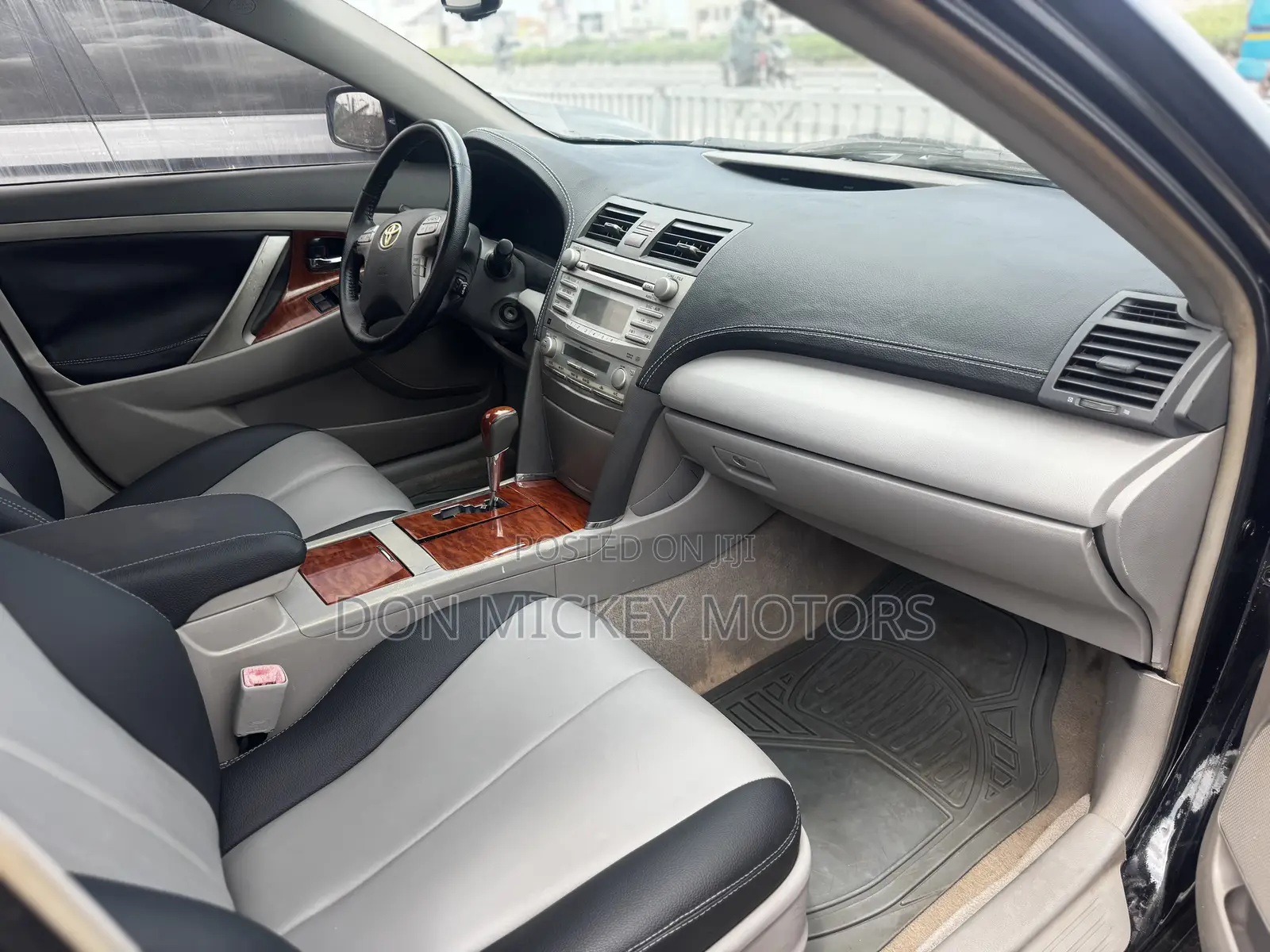 Toyota Camry XLE 4dr Sedan (2.5L 4cyl 6AM) 2010 Black