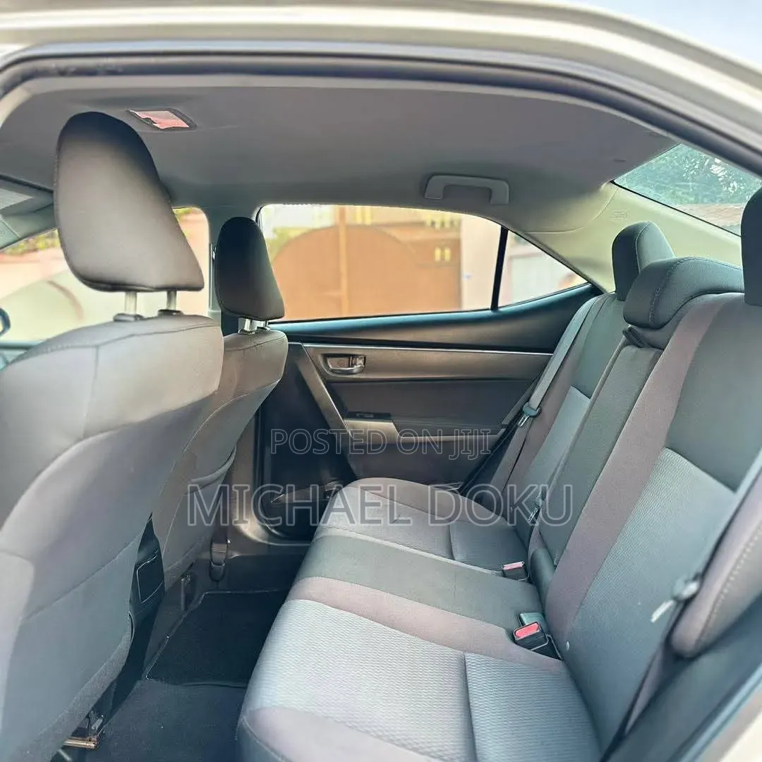 Toyota Corolla 2018 Silver
