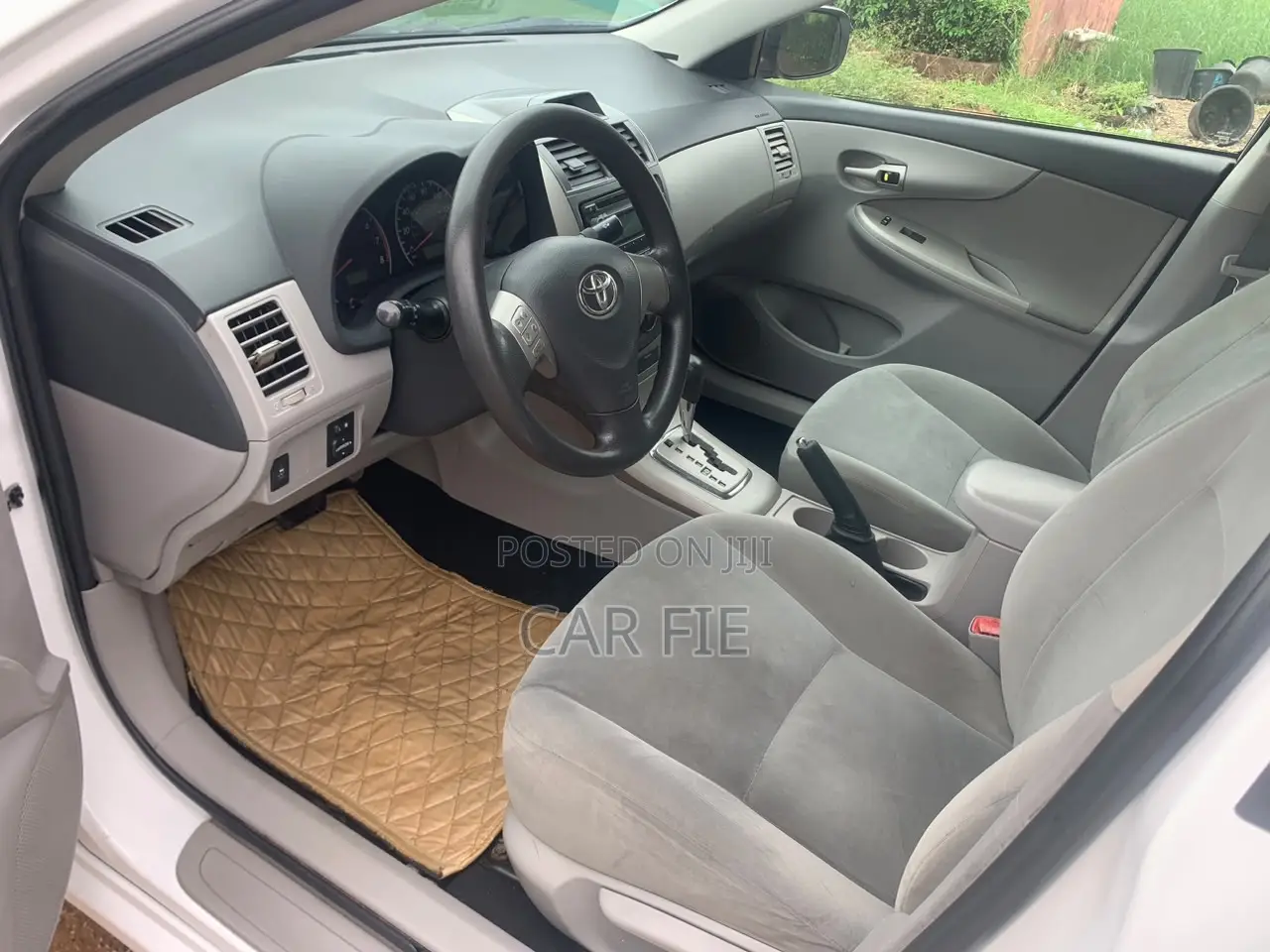 Toyota Corolla L 4dr Sedan (1.8L 4cyl 5M) 2012 White