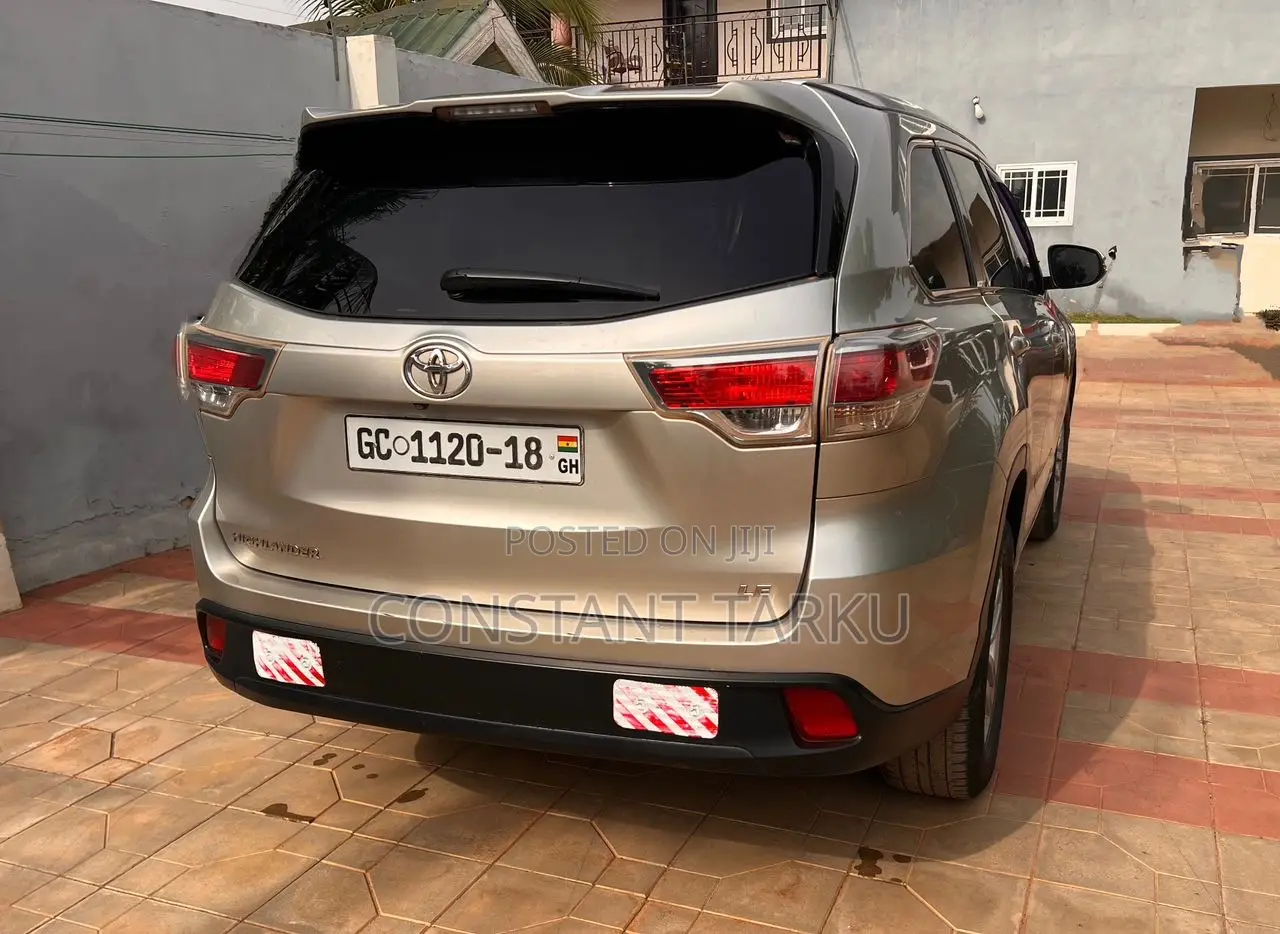 Toyota Highlander LE 4dr SUV (2.7L 4cyl 6A) 2015 Beige