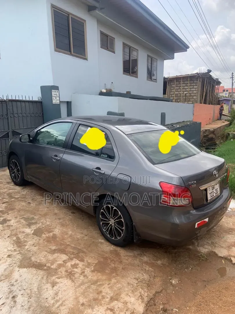 Toyota Yaris 1.5 Automatic 2009 Gray