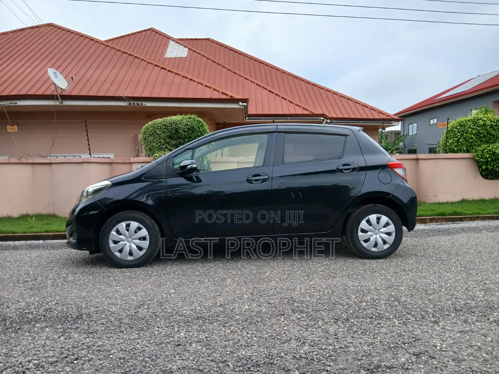Toyota Vitz 1.0 FWD 5dr 2014 Black