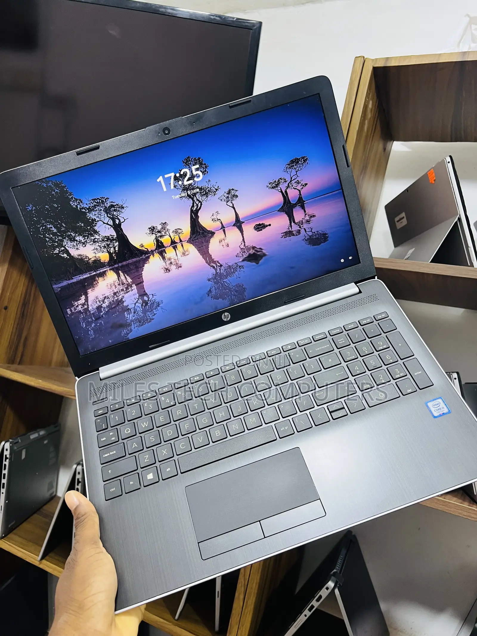Laptop HP 15-da2933nia 8GB Intel Core i5 HDD 1T