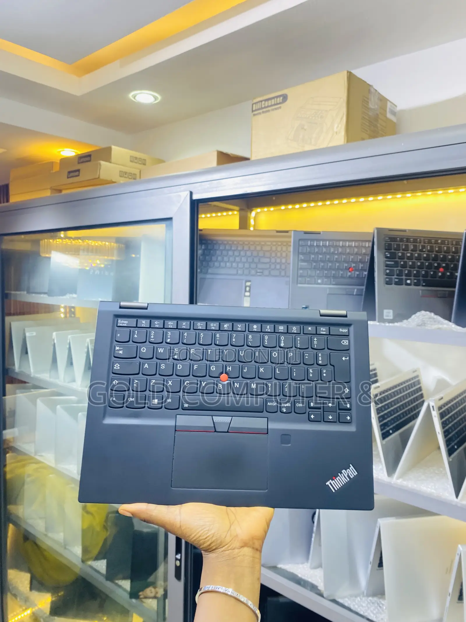 Laptop Lenovo ThinkPad X390 Yoga 8GB Intel Core i5 SSD 256GB