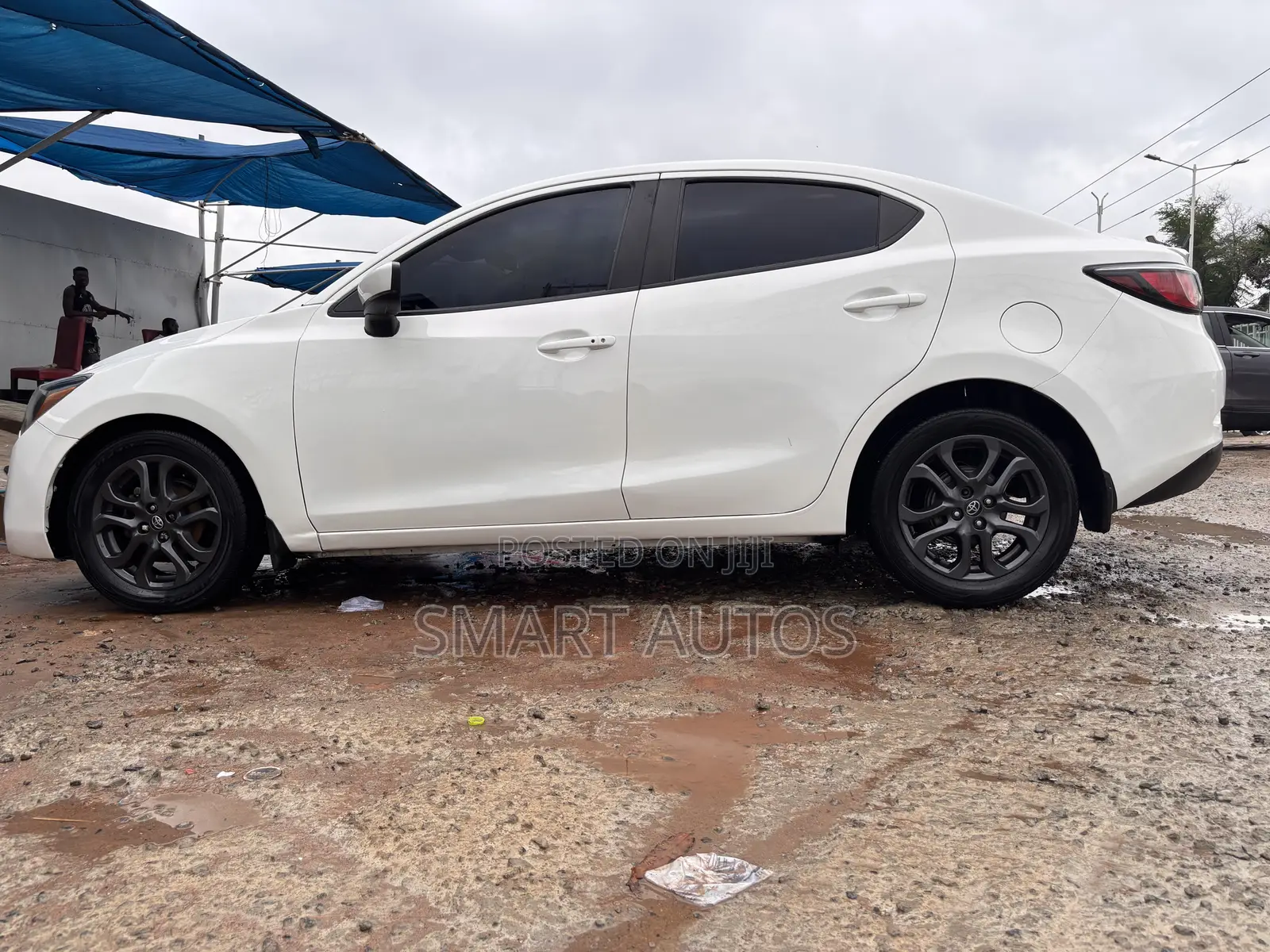 Toyota Yaris LE Sedan 4dr 2019 White