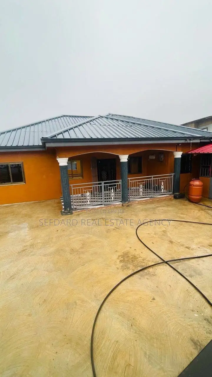 4bdrm House in Sefdard Properties, Pokuase for rent