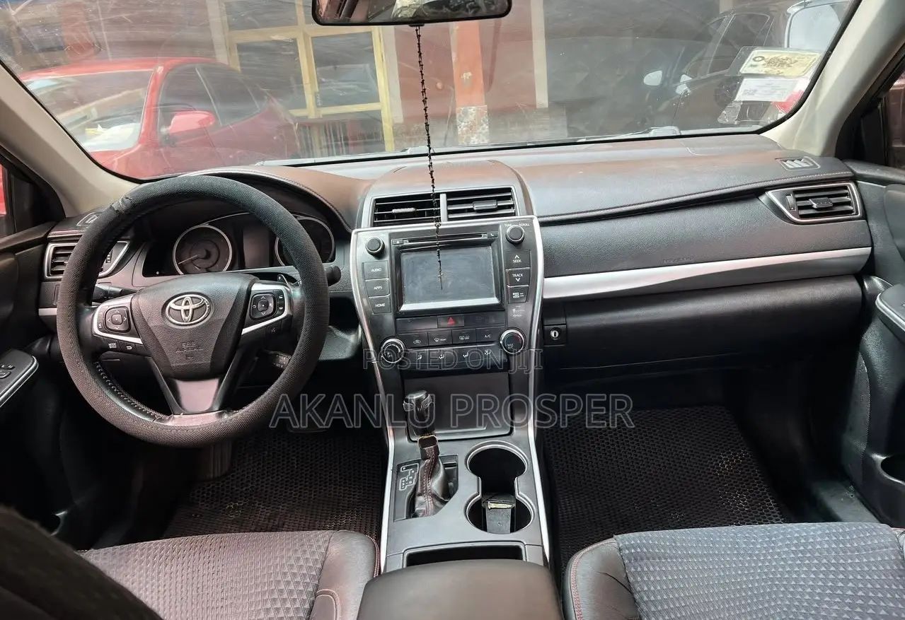 Toyota Camry 2016 Black