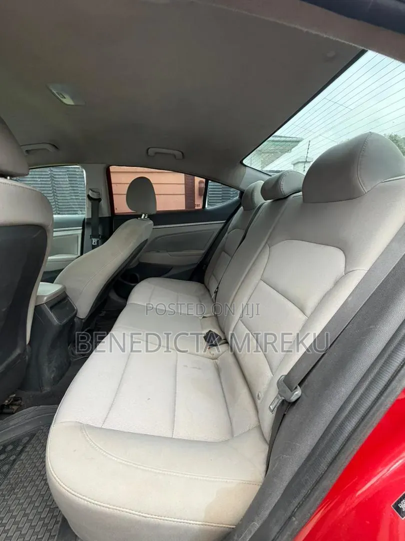 Hyundai Elantra SE 2018 Red