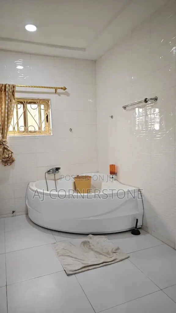 6bdrm Mansion in Dome for sale