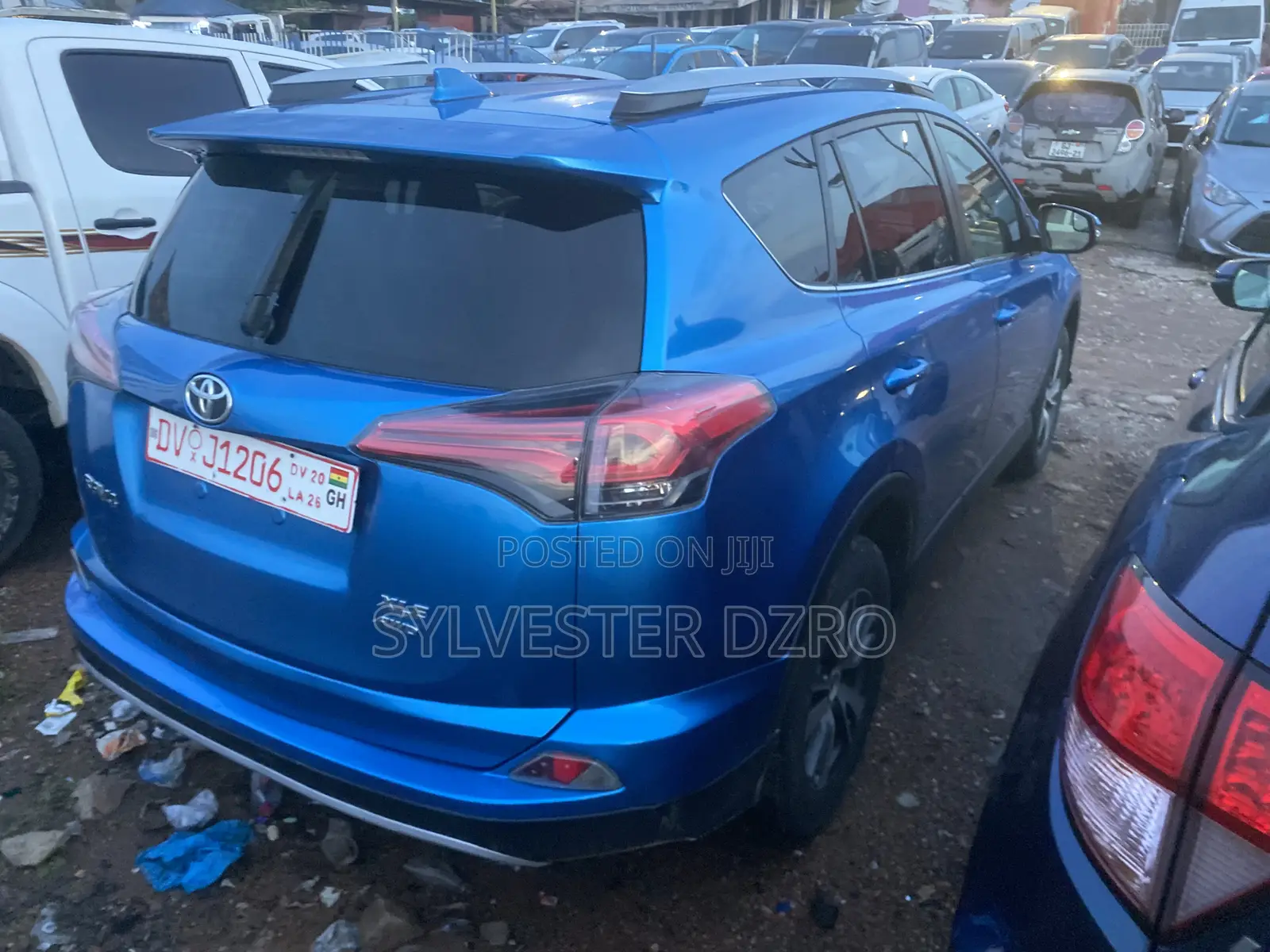 Toyota RAV4 2018 Blue