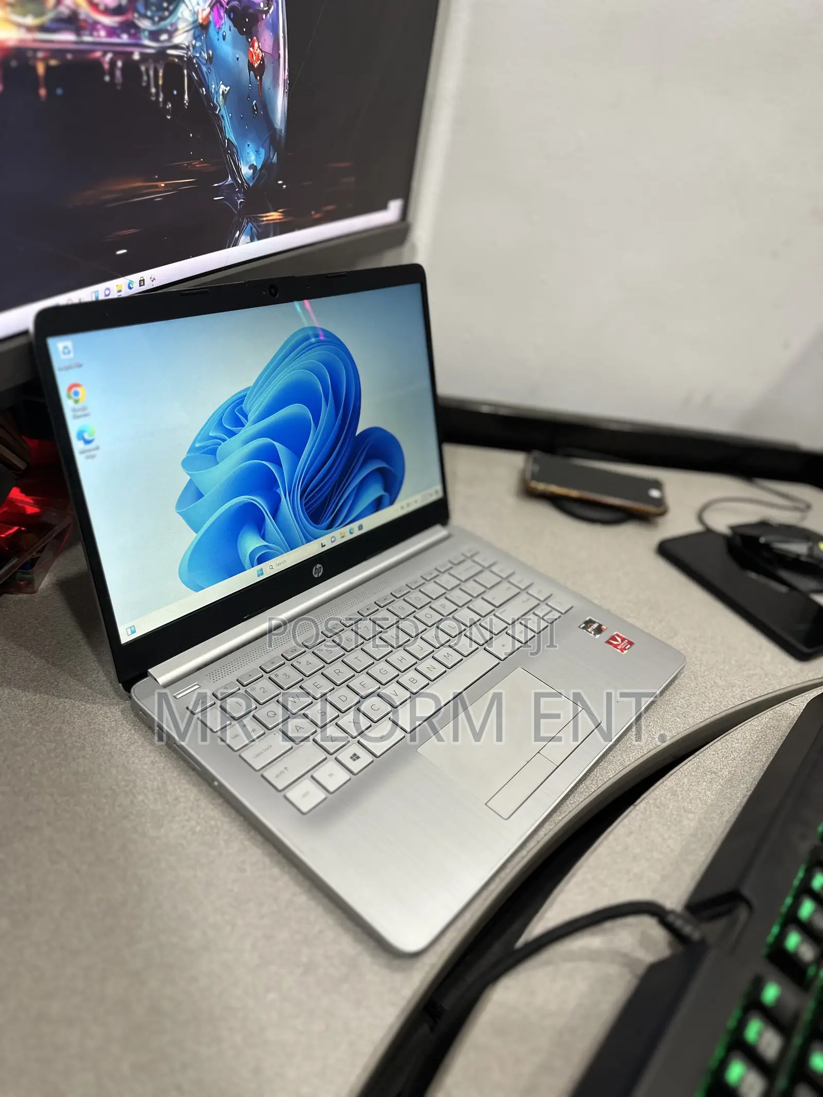 Laptop HP 14-dq1025cl 8GB AMD Ryzen 3 HDD 1T