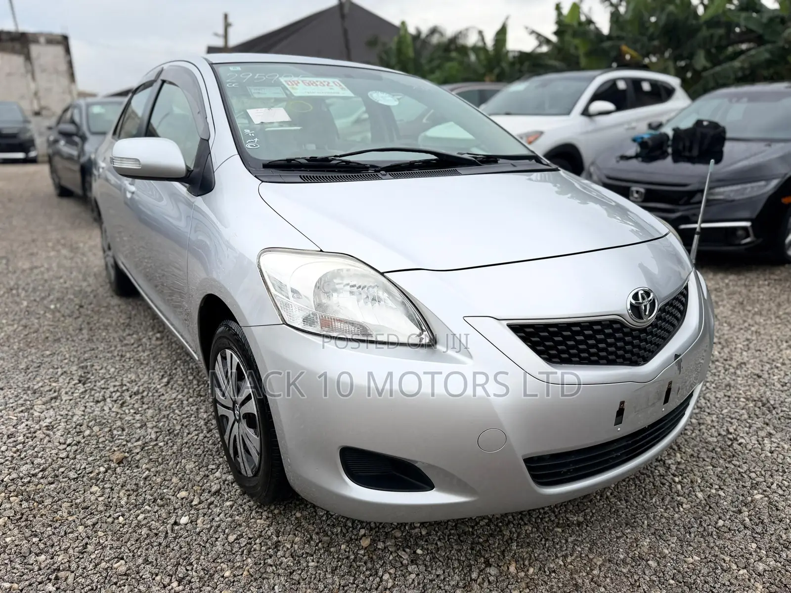 Toyota Belta 2012 Silver