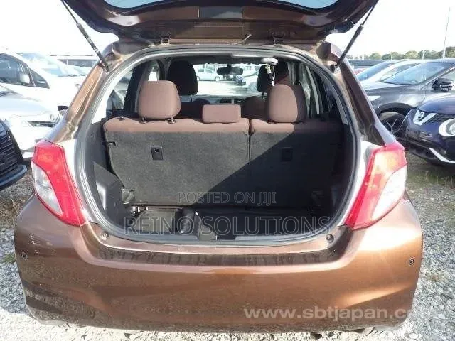 Toyota Vitz 2013 Brown