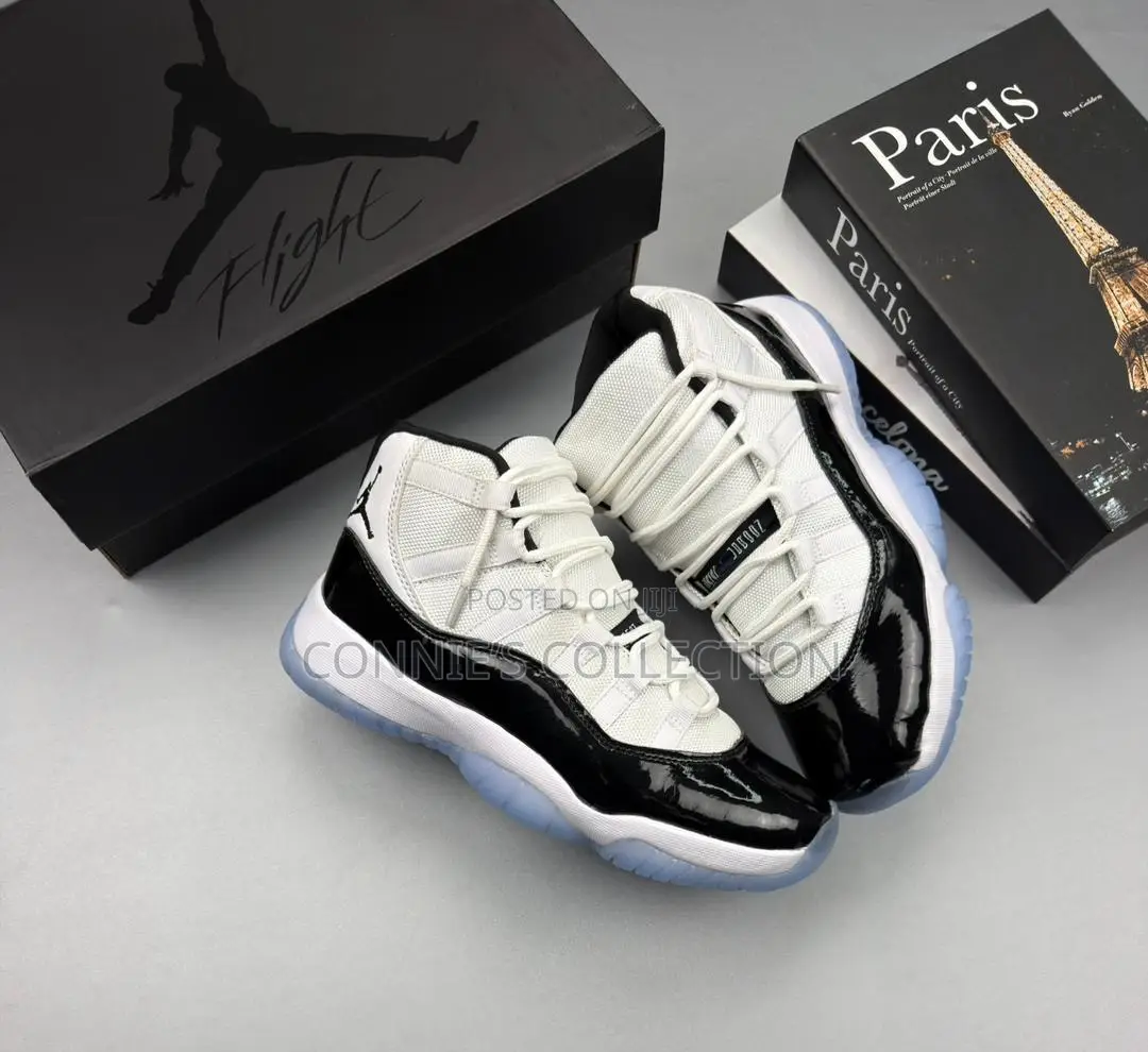 Nike Air Jordan 11 Retro "Cap and Gown"