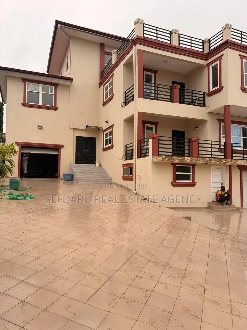 5bdrm House in Sefdard Properties, Weija for sale