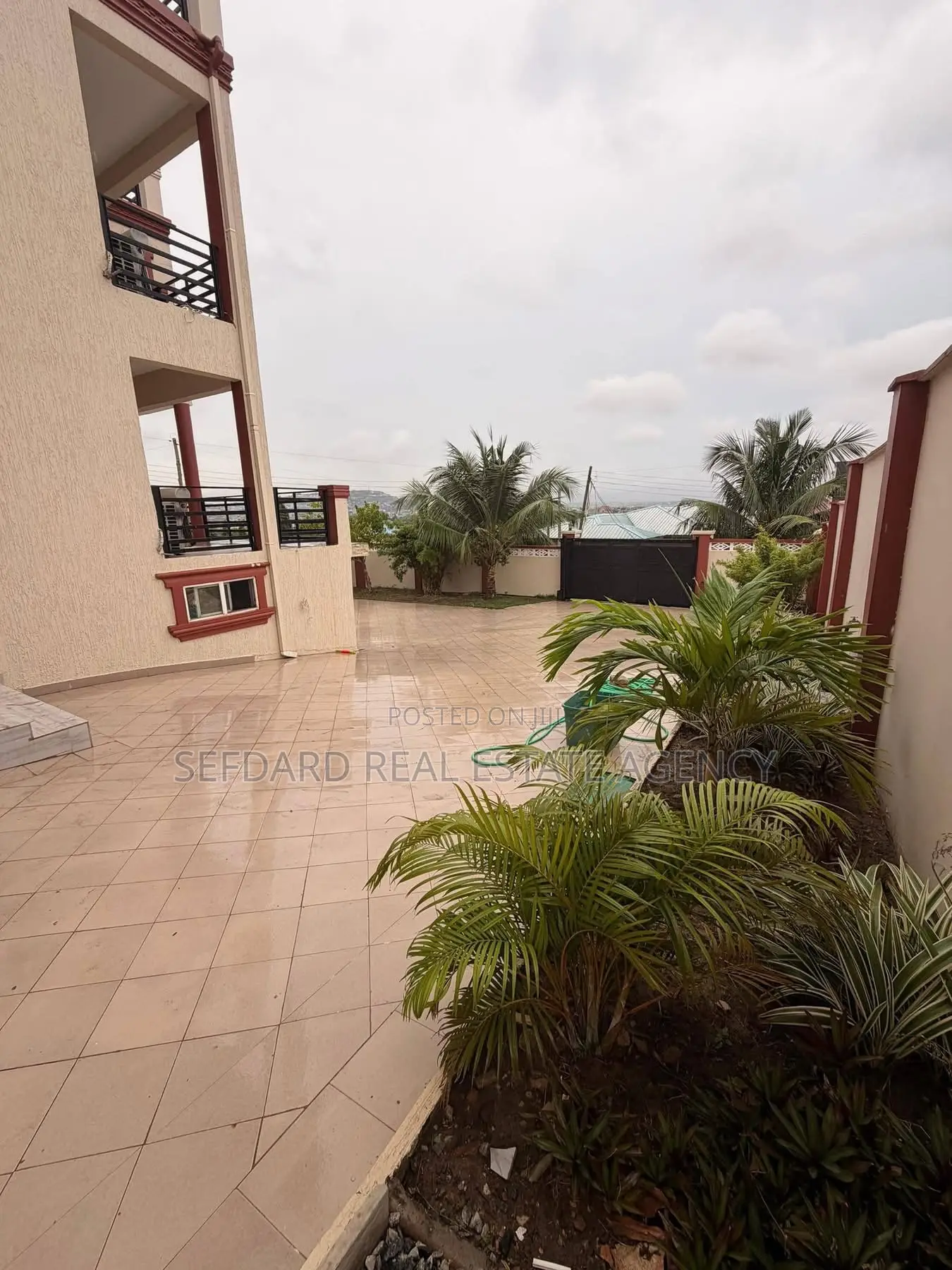 5bdrm House in Sefdard Properties, Weija for sale