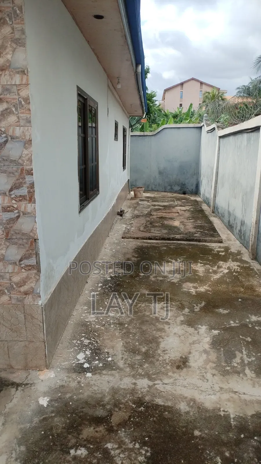 Furnished 4bdrm Condo in Kent City Junction, Kumasi Metropolitan