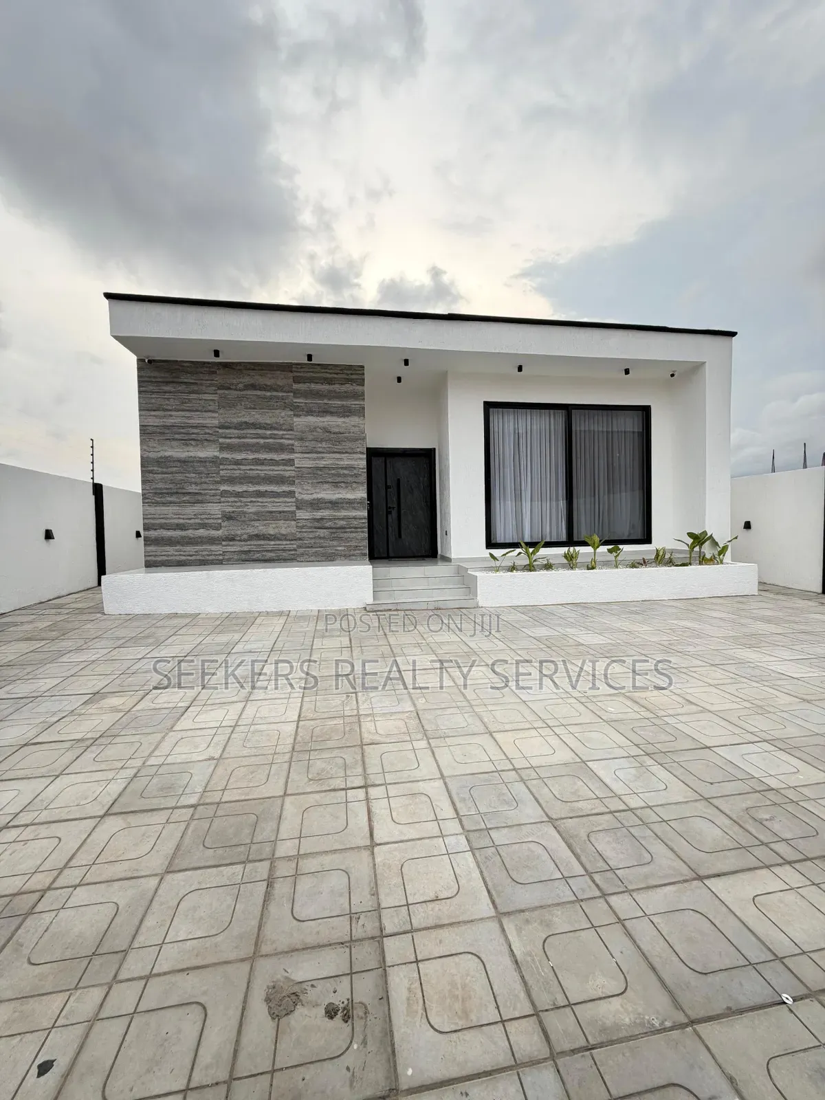 Furnished 3bdrm House in Seekers Realty, Baatsona Total for sale