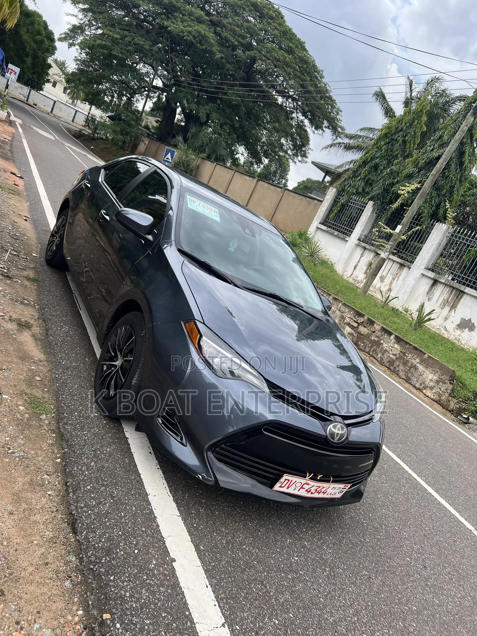 Toyota Corolla LE 4dr Sedan (1.8L 4cyl CVT) 2017