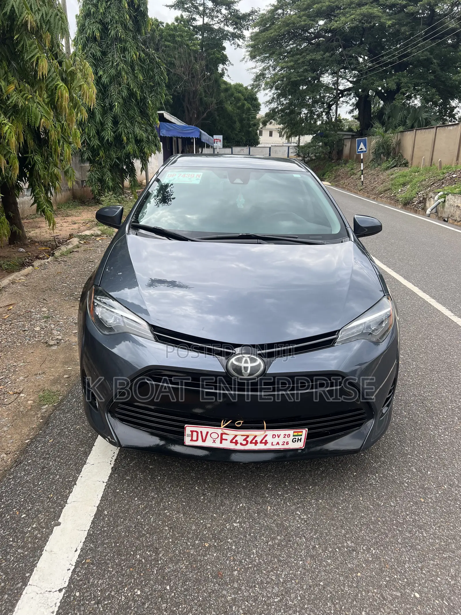 Toyota Corolla LE 4dr Sedan (1.8L 4cyl CVT) 2017