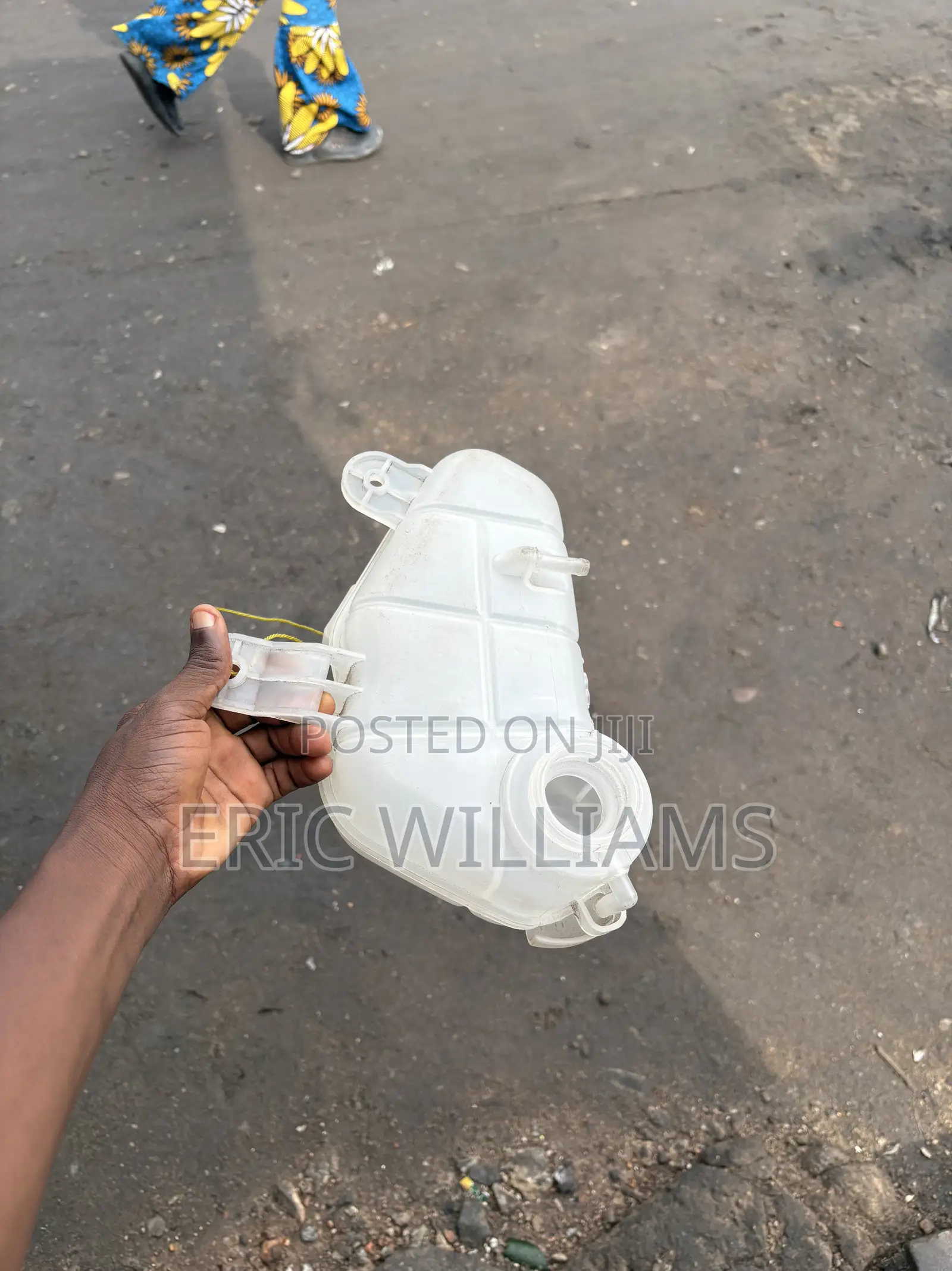 Chevrolet Sonic 2012 Reservoir