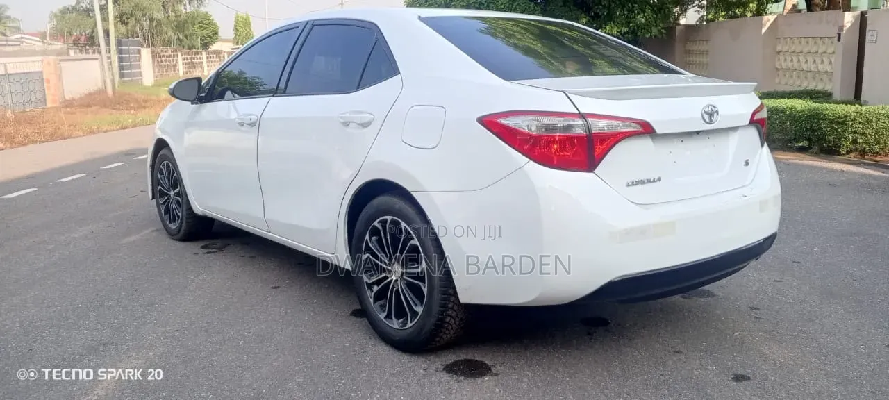 Toyota Corolla 2015 White