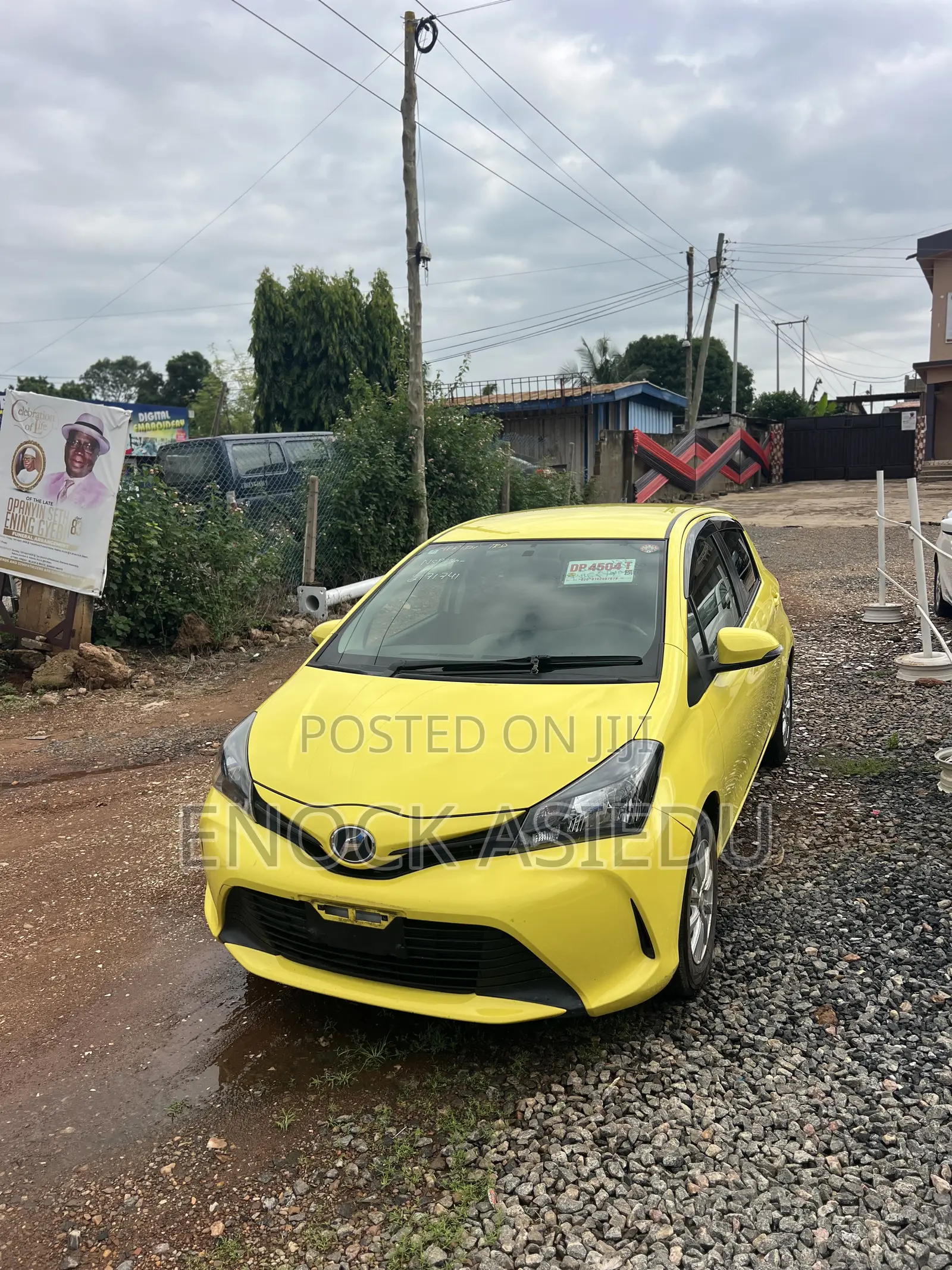 Toyota Vitz 1.3 AWD 3dr 2015 Yellow