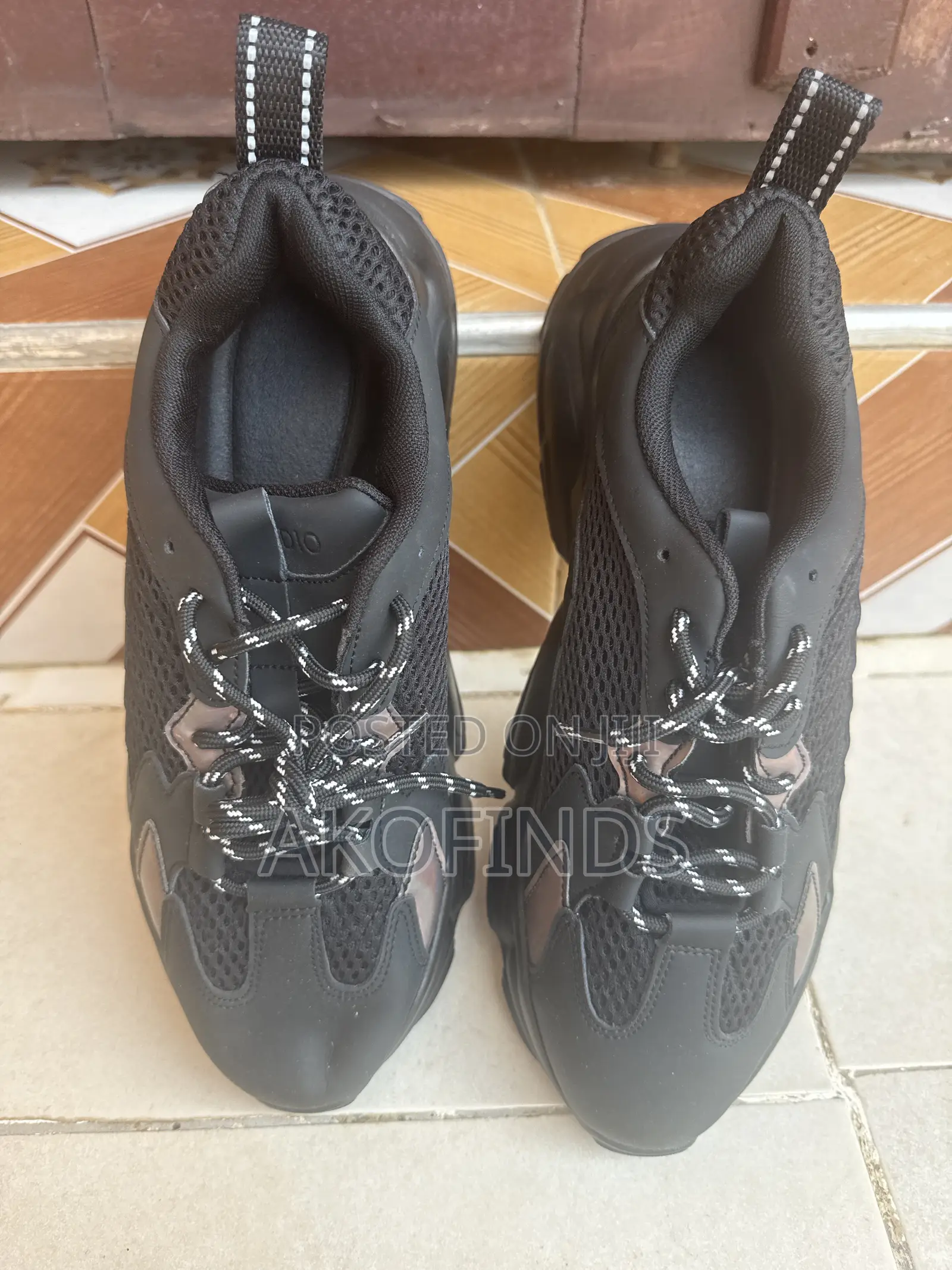 Sneakers Brand New Sneakers
