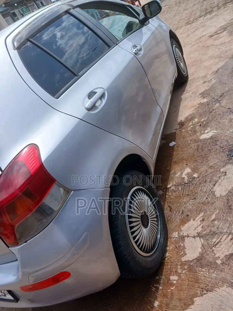 Toyota Vitz 2010 Silver