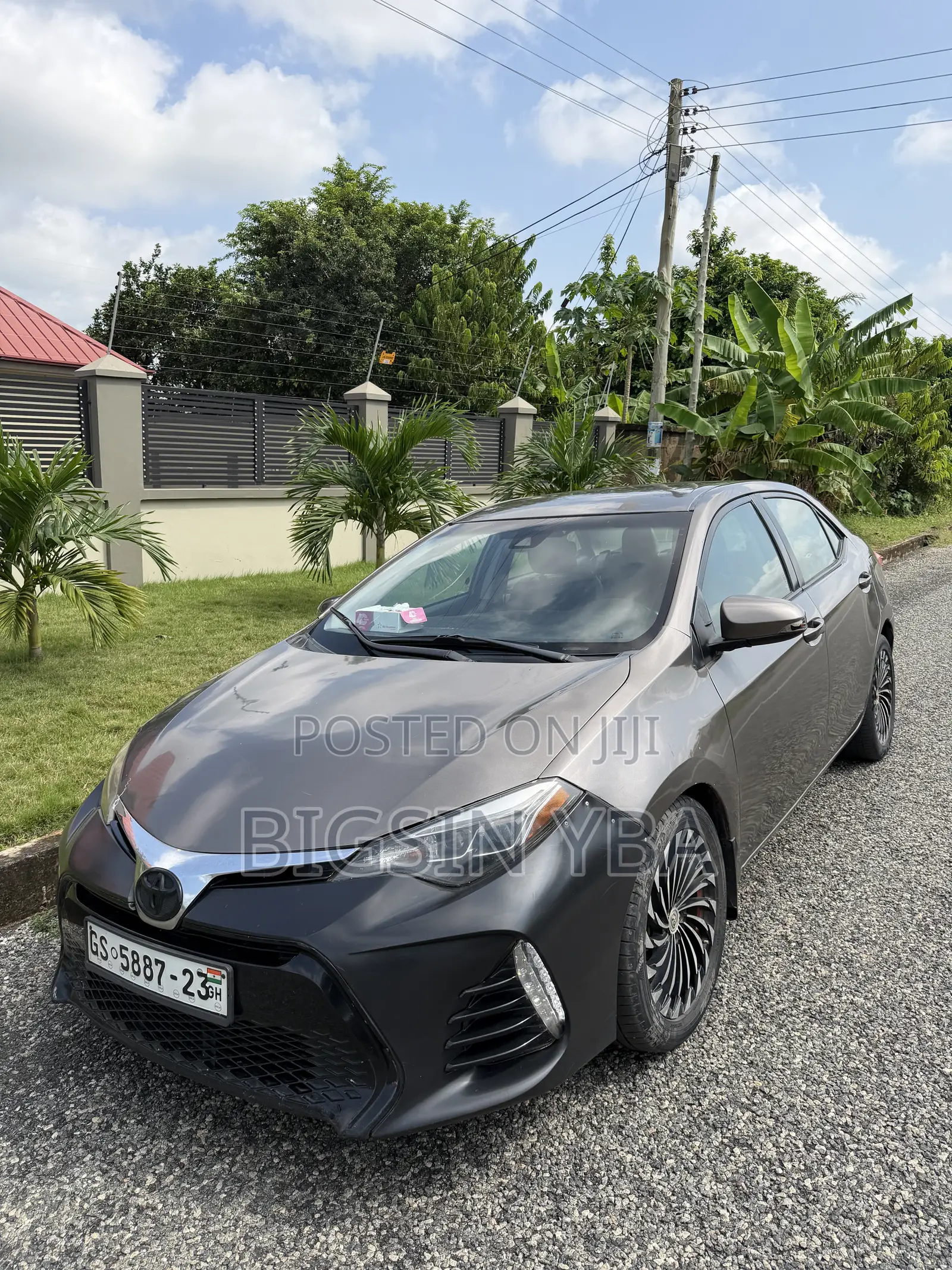 Toyota Corolla SE 4dr Sedan (1.8L 4cyl CVT) 2017 Gray
